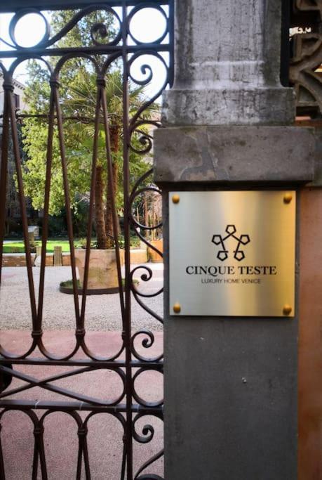 Cinqueteste Luxury 2* Venecia