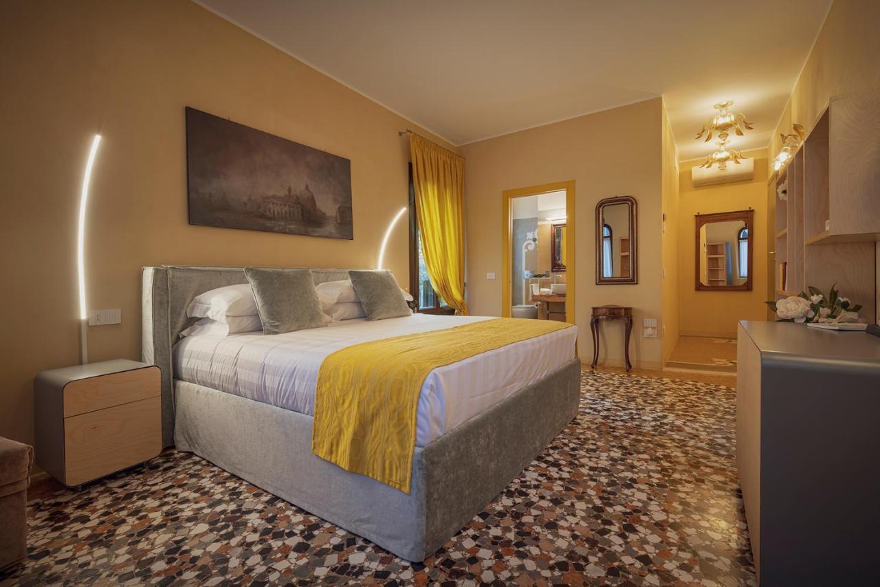 Cinqueteste Luxury 2* Venecia