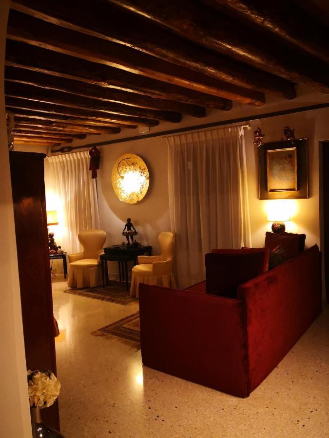 Pensión Cinqueteste Luxury